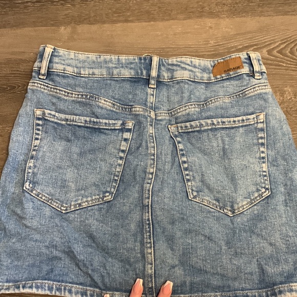 Garage key hole zip up skirt - Picture 3 of 4